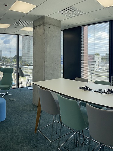 Photo of a bright meeting room in the STRABAG office in Katowice, Poland