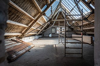 Photo shows Construction in existing buildings to extend the life cycle of the building