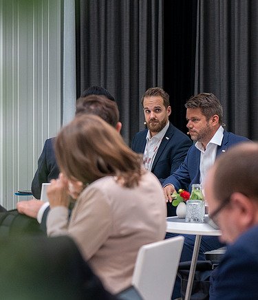 Foto der STRABAG Hauptversammlung, als ein wichtiger Bestandteil der Unternehmensführung